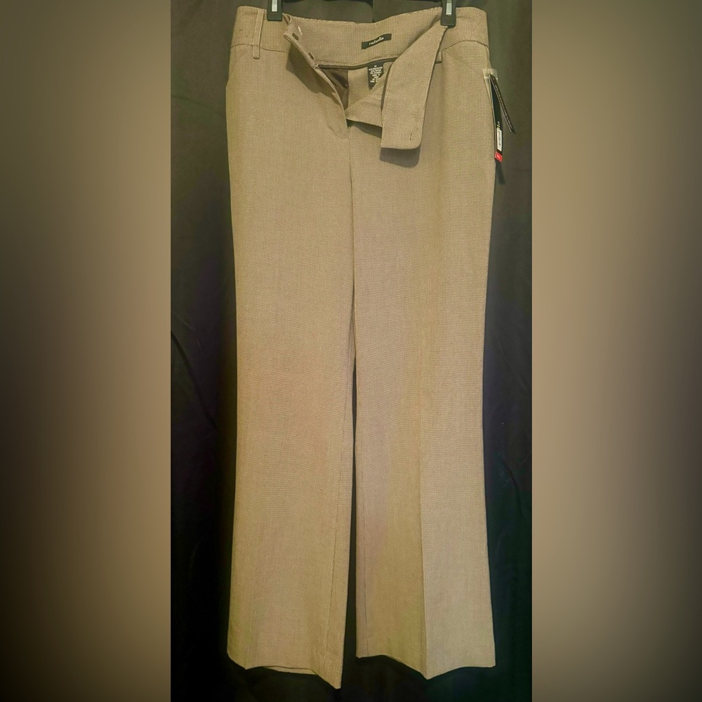 Casual or business style pants.